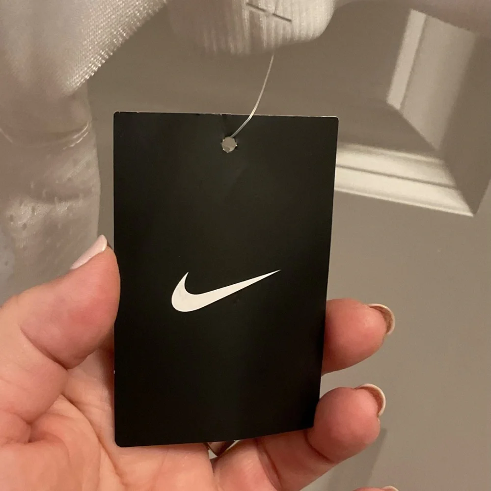 Nike White Jersey - Picture 4 of 4